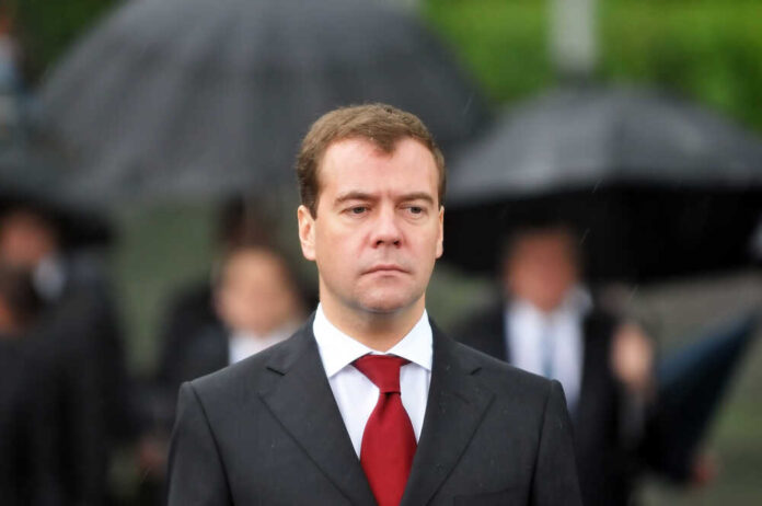 Kyiv,-,May,17:,Russian,President,Dmitry,Medvedev,(pictured),Honors