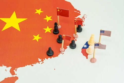 us-china-taiwan2139455841 Map with chess pieces and flags on China
