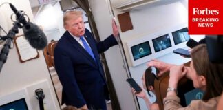 FULL VIDEO: Trump Announces Negotiations With Iran To Begin Tomorrow Afternoon | AF1 Gaggle