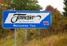 Death Chamber Chaos Triggers Resignation Tennessee welcome road sign by roadside